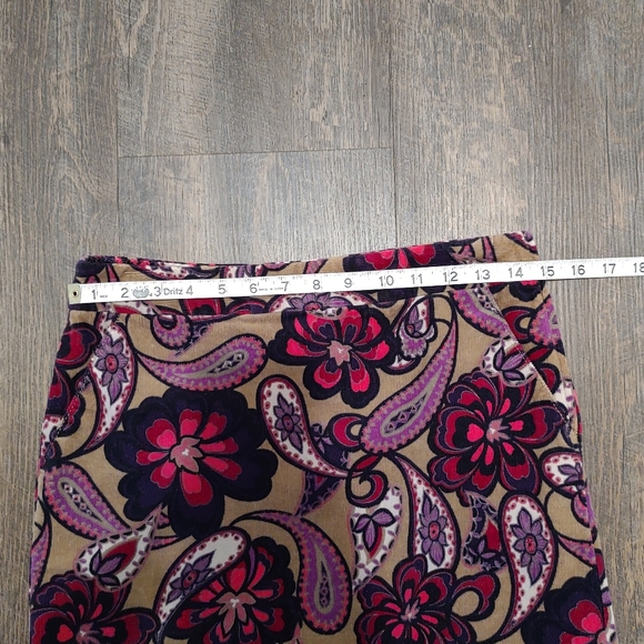 Ann Taylor paisley pattern skirt, corduroy material -  size 0 - Picture 9 of 9